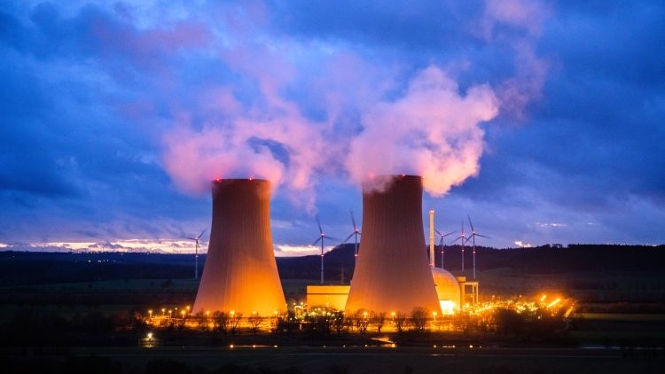 Germania prelungește durata de viață a 2 noi centrale nucleare