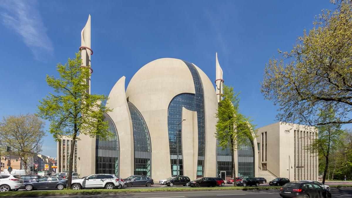 În Köln, devine funcțională cea mai mare moschee din Germania