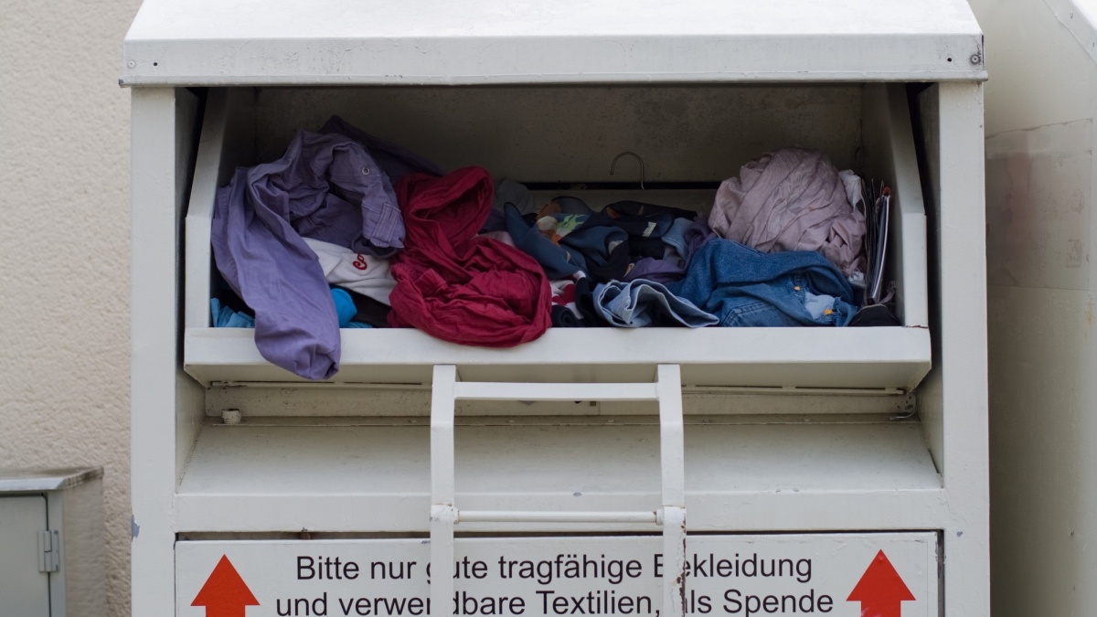 Român, găsit mort într-un container de haine vechi, în Germania