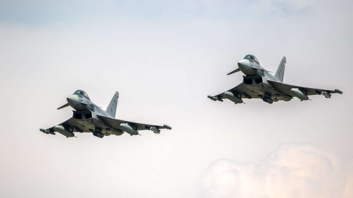 Germania aprobă livrarea avioanelor militare poloneze în Ucraina!